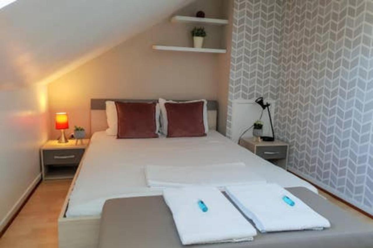 Le Duplex - Hyper Centre - Gare - Wifi - Netflix - Disney + Annecy Exteriör bild